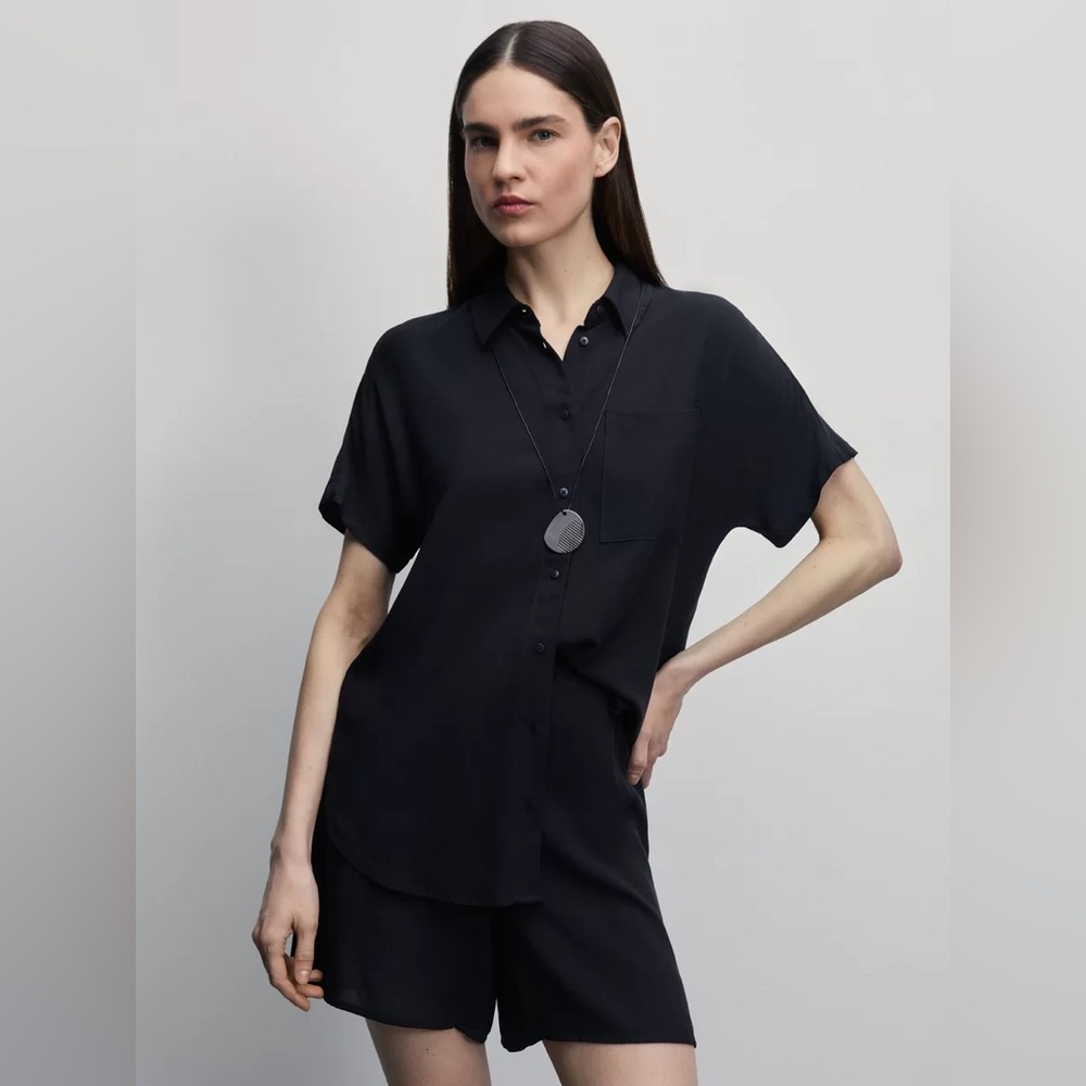 NWT Zarina Dark Casual Button-Down Shirt